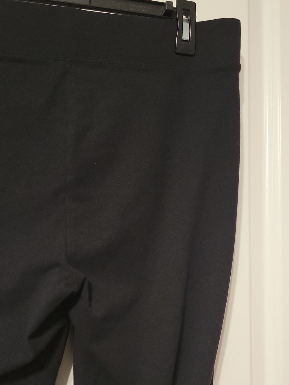 Sonoma Women's Capri Leggings, Black, Large. Like New. - Picture 6 of 8